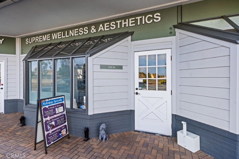 Irvine • Beauty Salon Business for Sale • Northwood Plaza
Prime location in the heart of Irvine with high foot traffic and a well-established business.
Lease terms: 3-year lease + 5-year option
Size: 1,415 sq. ft. | Fully permitted and move-in ready
Features:
• 5 treatment rooms, 1 office, and 1 restroom
• Currently set up with 2 rooms for advanced beauty treatments and 3 for traditional skincare (can be used for acupuncture and wellness)
• Excellent air circulation system for a comfortable environment
Includes 90K worth of high-end beauty equipment and machines.
All information is considered accurate but should not be solely relied upon. The Broker and Broker's Agents do not guarantee the accuracy of square footage, bedroom and bathroom counts, lot size, lot lines or dimensions, or any other details regarding the property's condition or features. Buyers are encouraged to independently verify all information for accuracy.