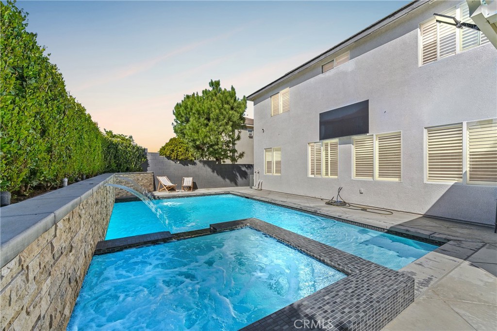 5999 Pinegrove Place