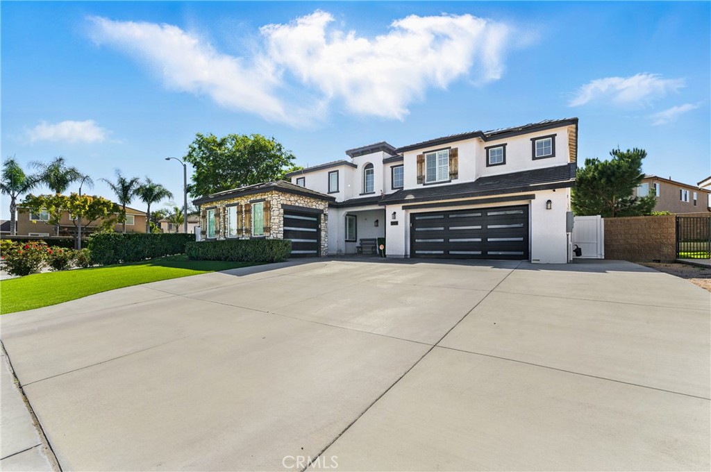 5999 Pinegrove Place
