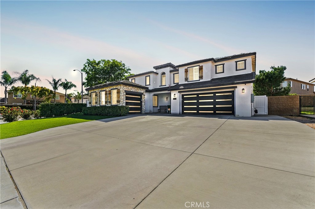 5999 Pinegrove Place