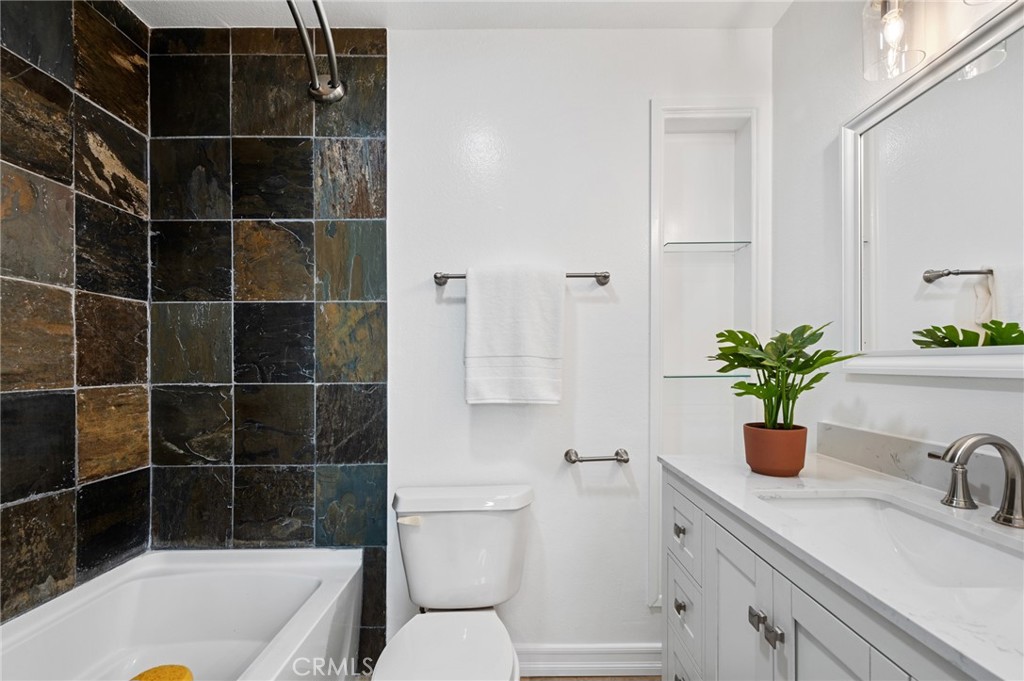 Photo 16 of 41 of 1314 17th Street 22 condo