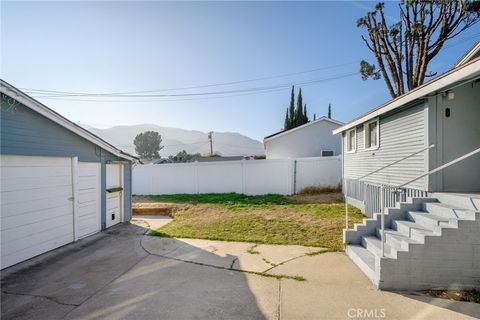 A home in La Crescenta