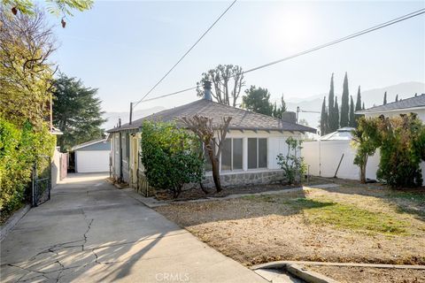 A home in La Crescenta