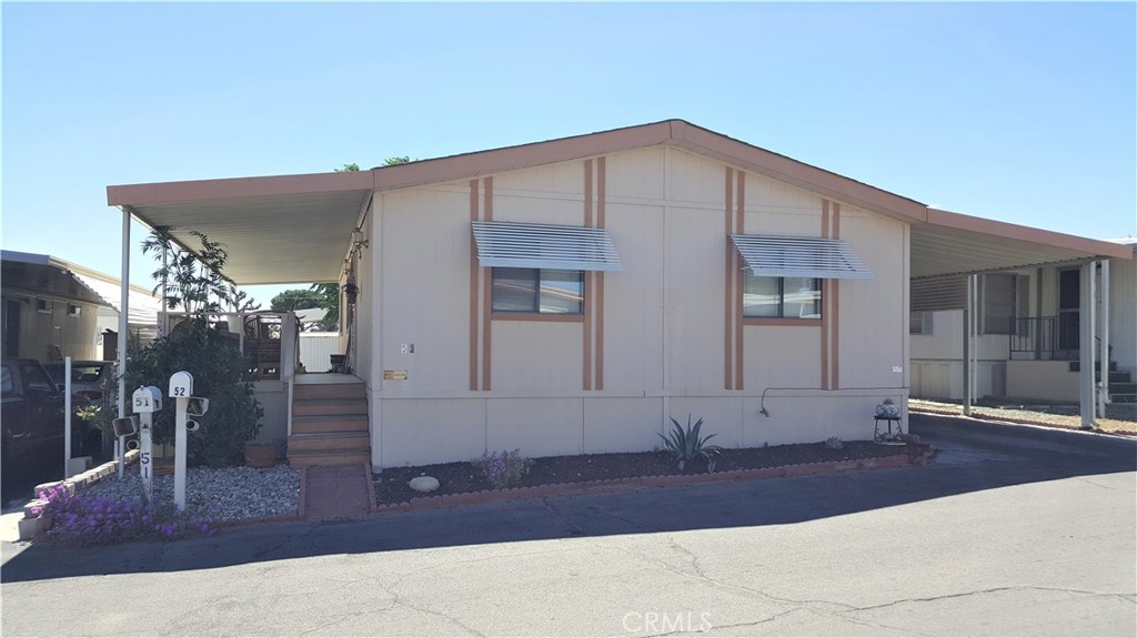 SENIOR PARK- One of the few mobile home property, features , cathedral ceiling ,3 bedrooms 2 bath located in Yucca Valley.The property has a few upgrades, like new AC unit, stainless sink in the kitchen with high end faucet,good size porch to enjoy the fresh air.The property has central heating too and dual cooling.Motivated seller.