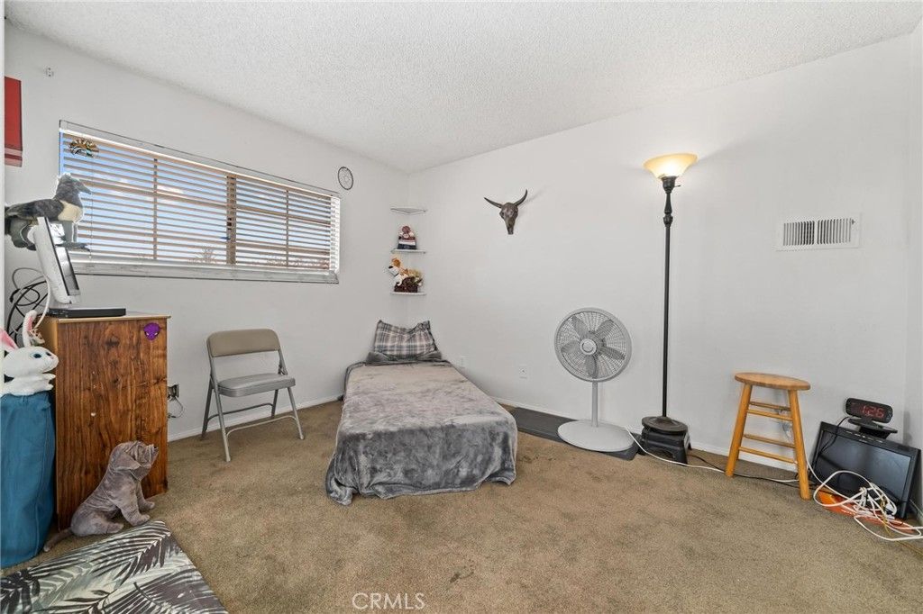 listing image 130722449811639369933