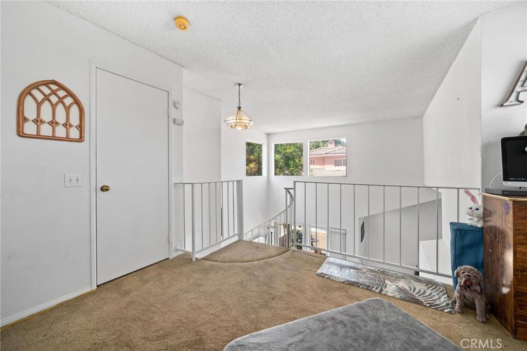 listing image 130720034755012203529