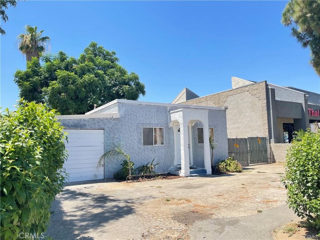25087 Redlands Boulevard