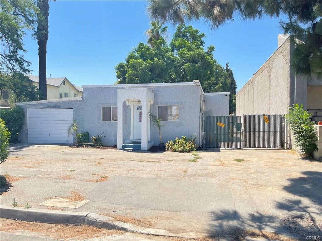 25087 Redlands Boulevard