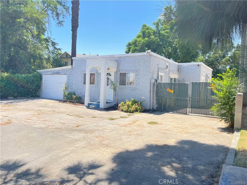 25087 Redlands Boulevard