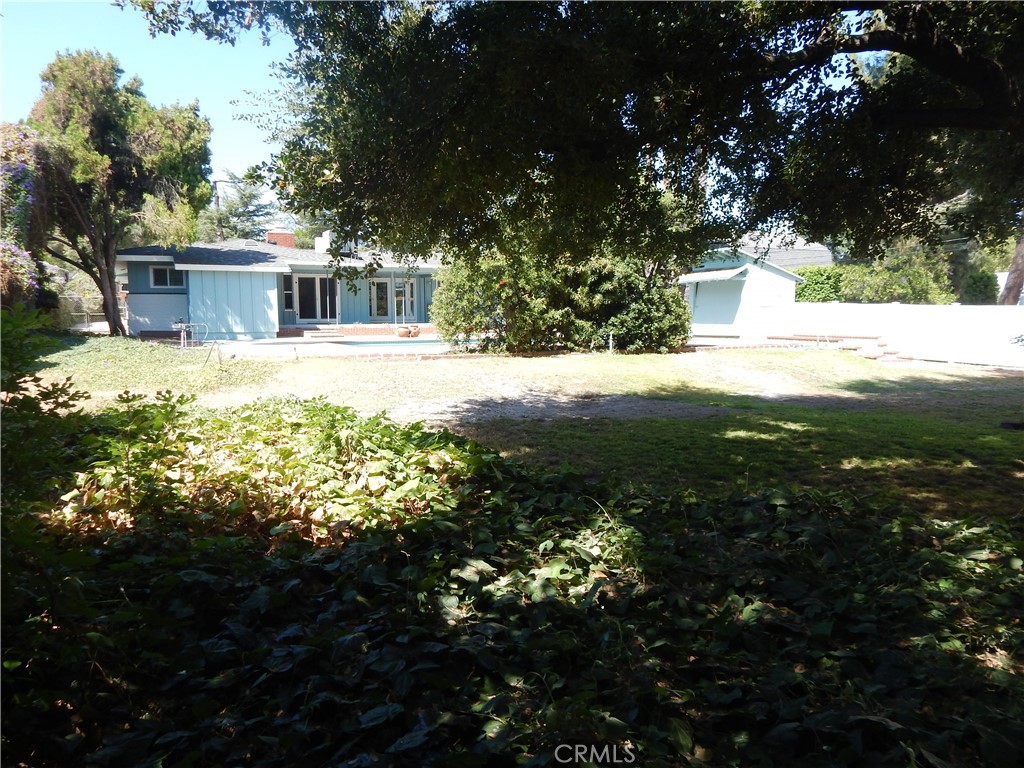 Photo 14 of 16 of 17828 San Fernando Mission Boulevard house