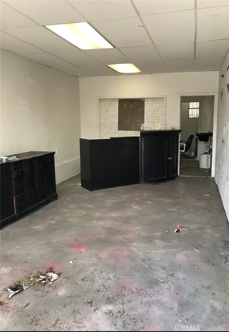 HAIR SALON READY FOR A NEW OWNER!!!! PREVIOUS HAIR SALON WITH CHAIR AND WASHBOWL WITH RECEPTION AREA AVAILABLE NOW!
USABLE 500 SQ FT OF SPACE FOR ANY OTHER TYPE OF BUSINESS. HEAVY VEHICLE TRAFFIC NEAR TRANSPORTATION
Security Deposit $2000
Documents Required
Full Credit Report - NOT Credit Karma
2 years Tax Returns
6 months Bank Statements