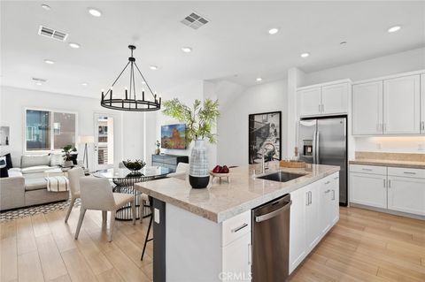 223 Sash Irvine CA 92618