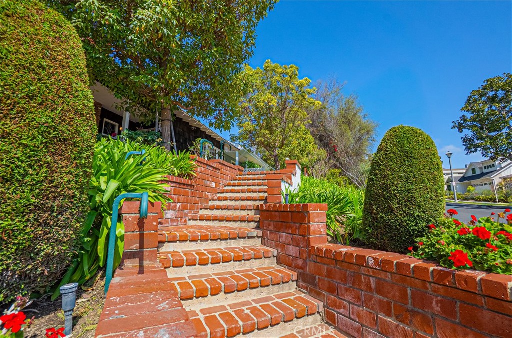 Alamitos Heights (AH) - Residential