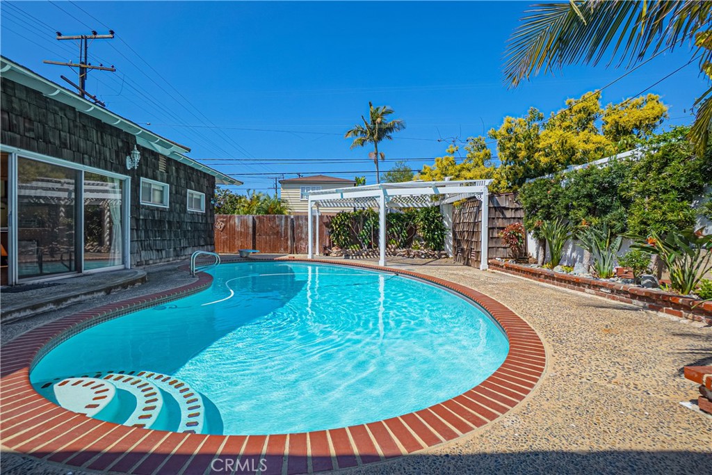 Alamitos Heights (AH) - Residential