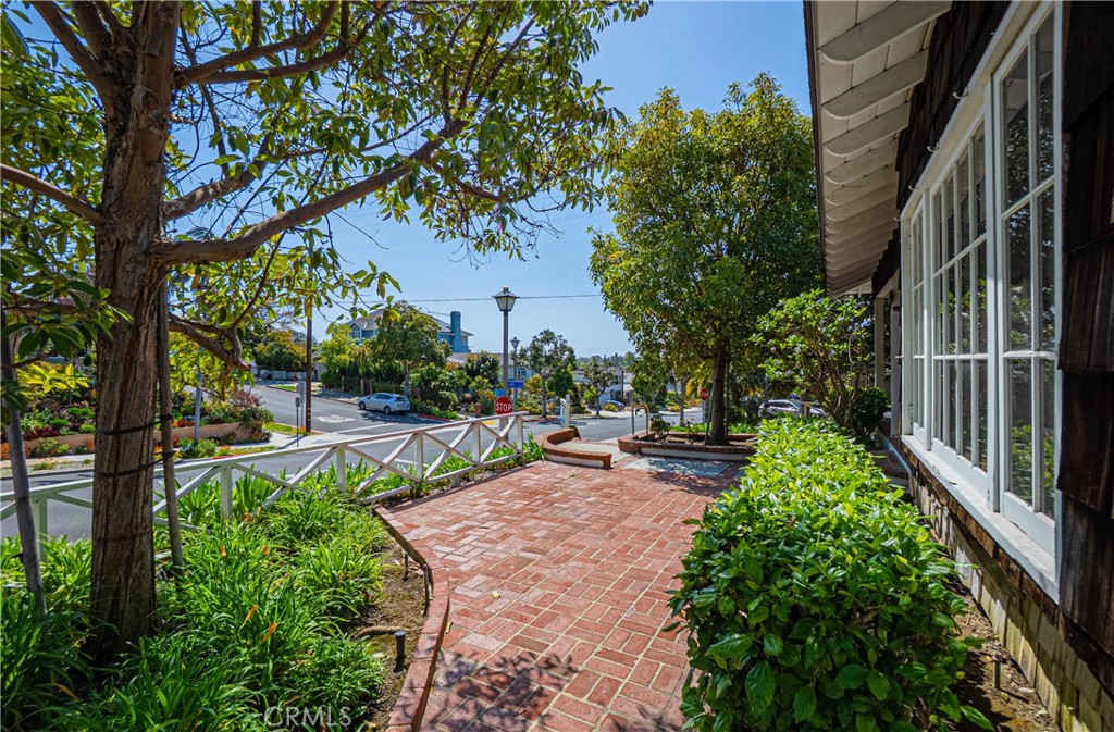 Alamitos Heights (AH) - Residential