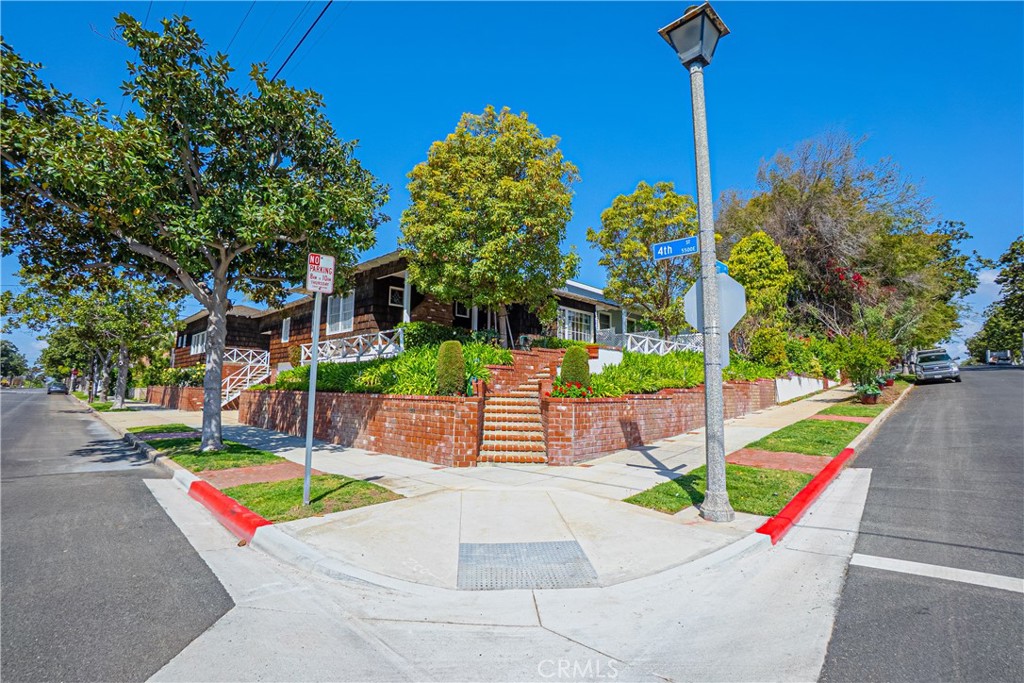Alamitos Heights (AH) - Residential