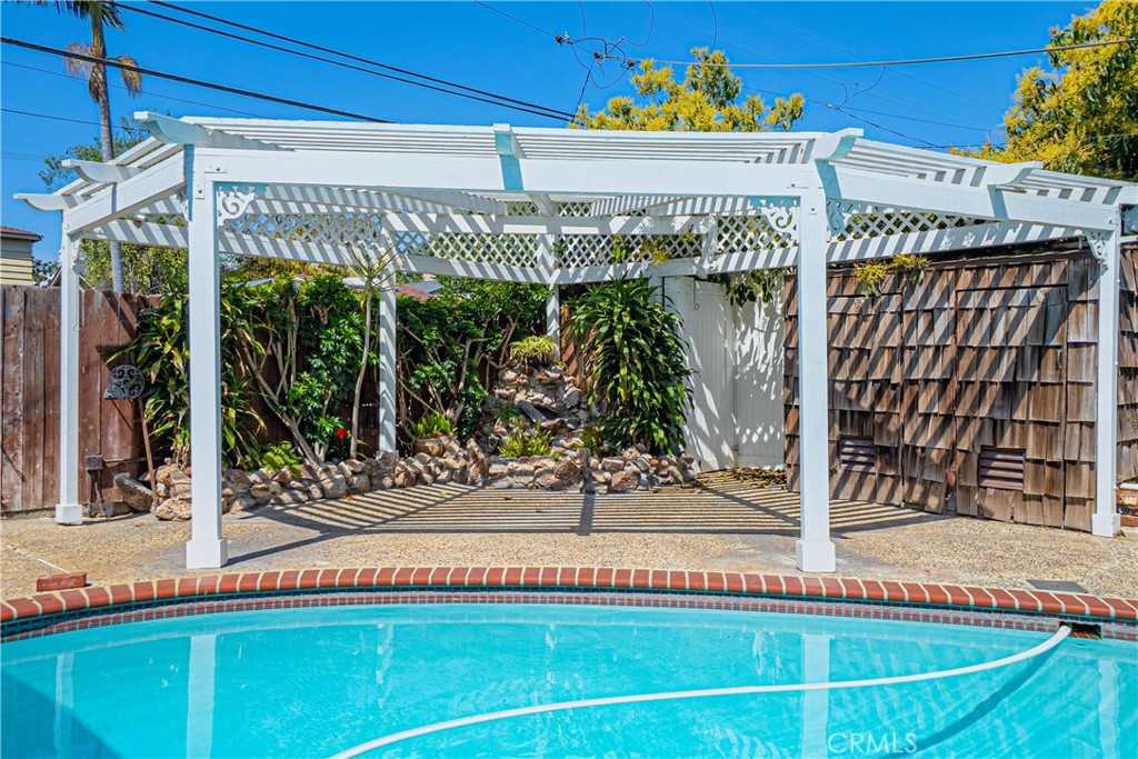 Alamitos Heights (AH) - Residential