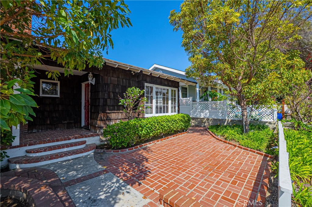 Alamitos Heights (AH) - Residential