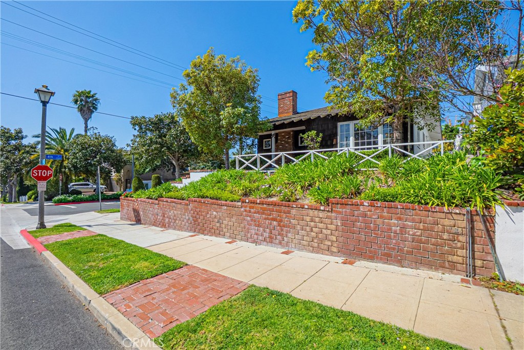 Alamitos Heights (AH) - Residential