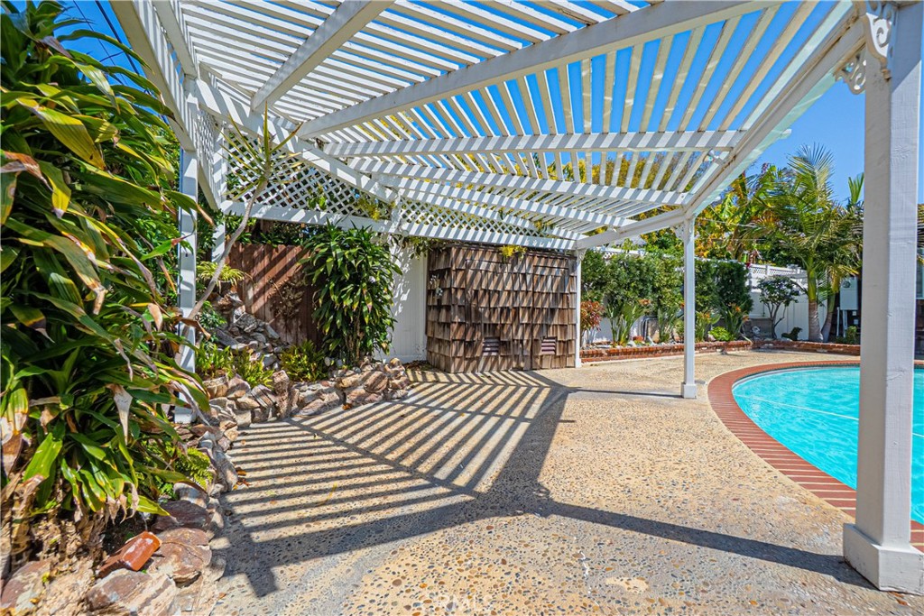 Alamitos Heights (AH) - Residential