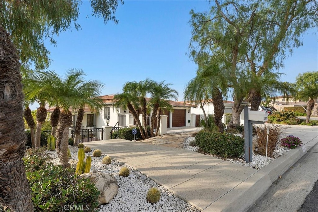 2121 Palos Verdes Drive W