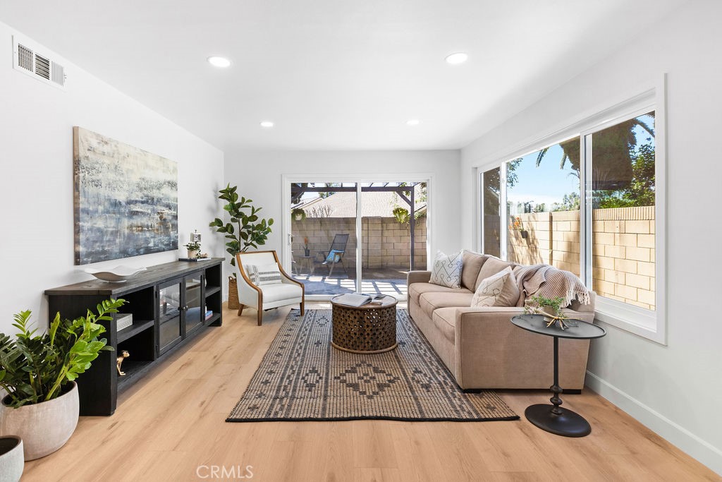 1001 N Van Buren Street