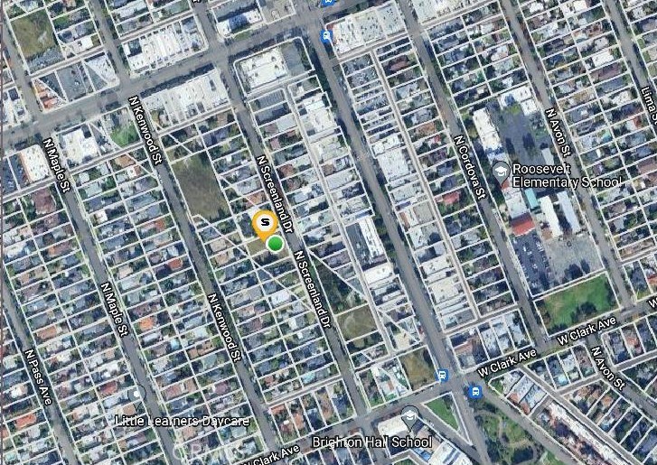 Main image without alt text