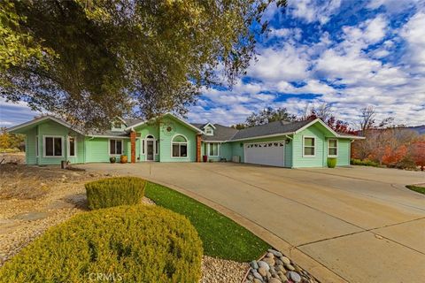 A home in Ahwahnee