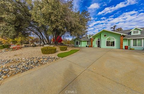 A home in Ahwahnee