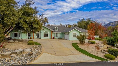 A home in Ahwahnee