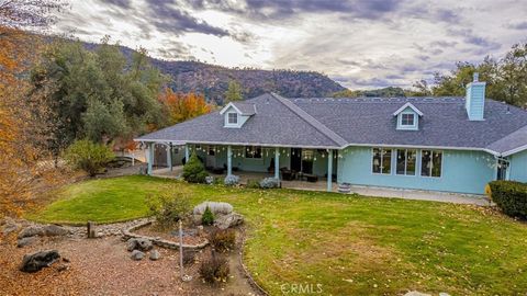 A home in Ahwahnee