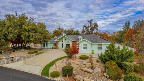 A home in Ahwahnee