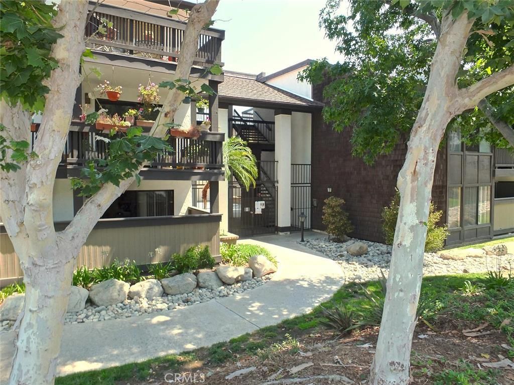 listing image 130724362789474428506