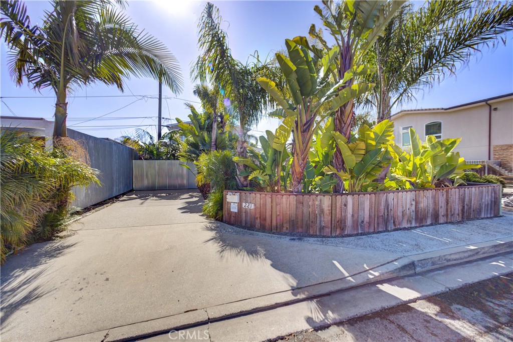 221 Esparto Avenue