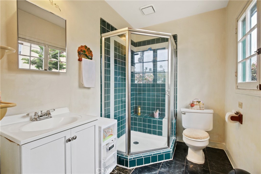 Circle (CA) - Residential