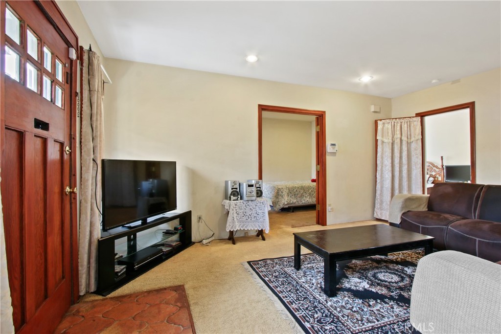 Circle (CA) - Residential