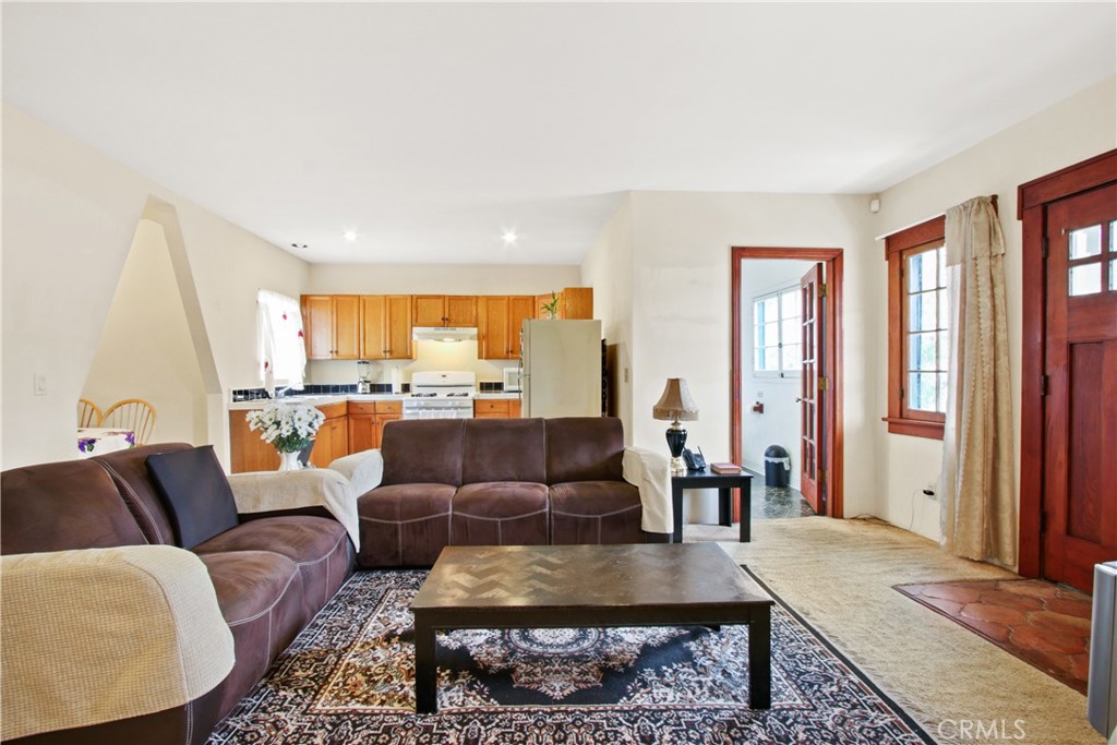 Circle (CA) - Residential