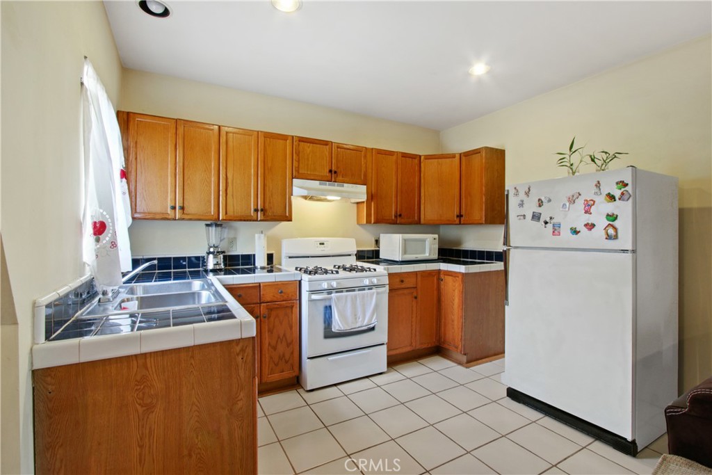 Circle (CA) - Residential