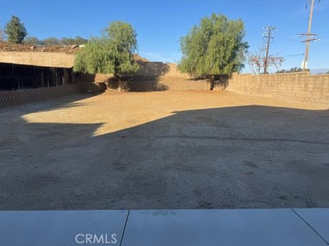 A home in Lake Elsinore