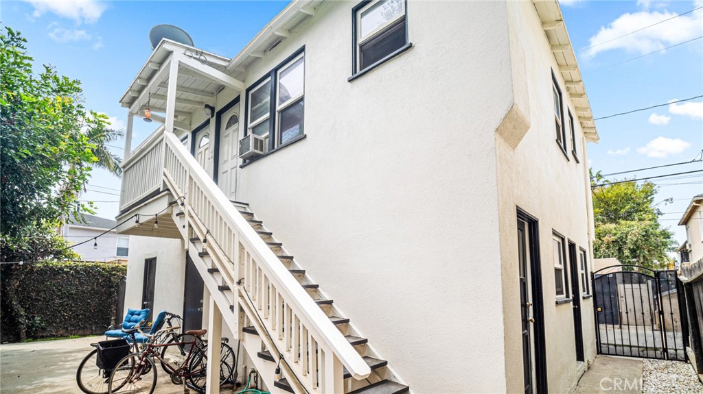 Circle (CA) - Residential