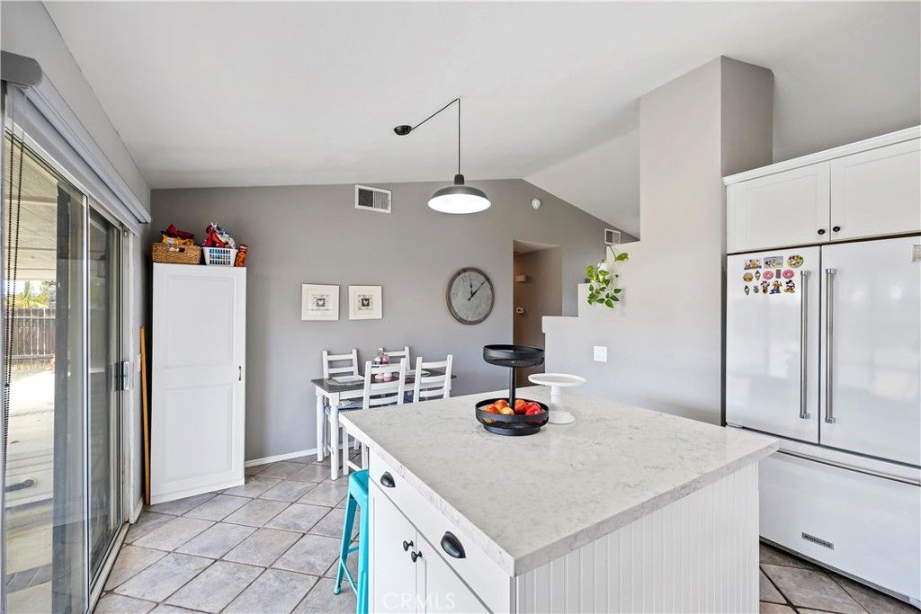 listing image 130721613782676672199