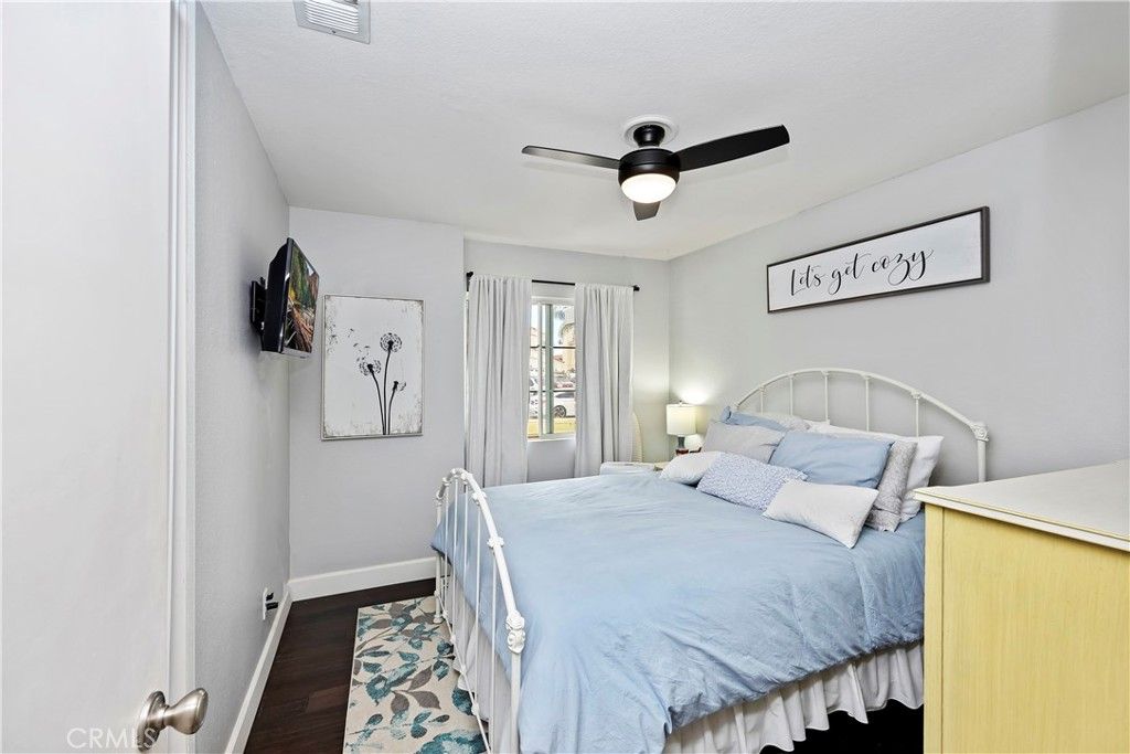 listing image 130721445625293869855