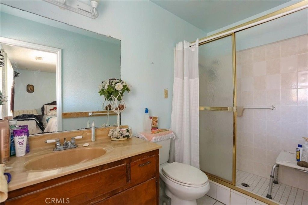 listing image 130722575709669629060