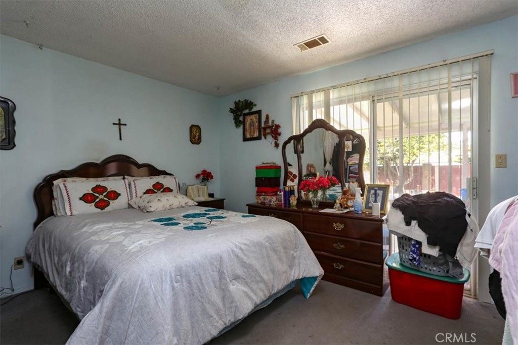 listing image 130722326907335919358