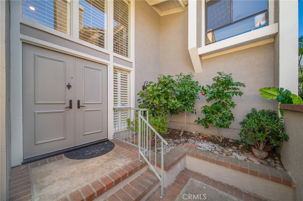 28 Rocky Knoll 4