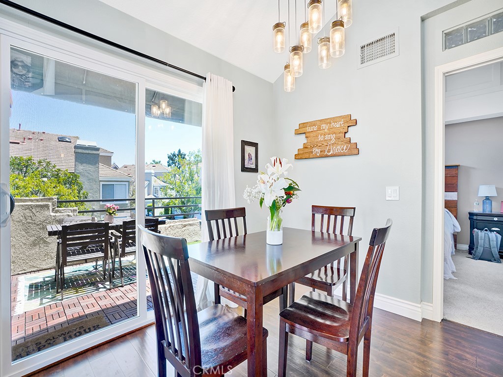 Expressions (RNE) - Residential Lease