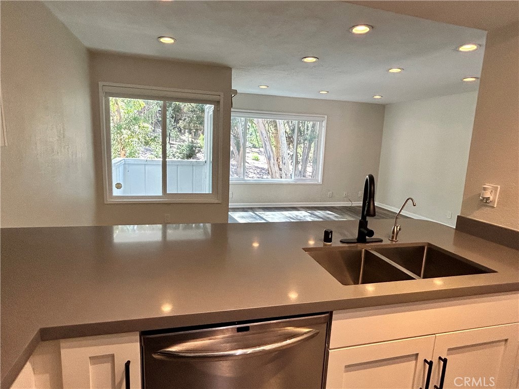 View Lake Forest, CA 92630 townhome