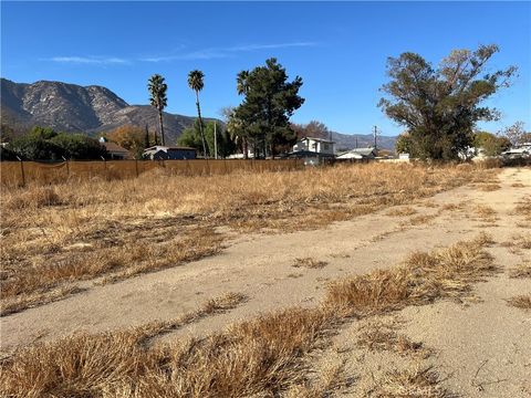 A home in Lake Elsinore