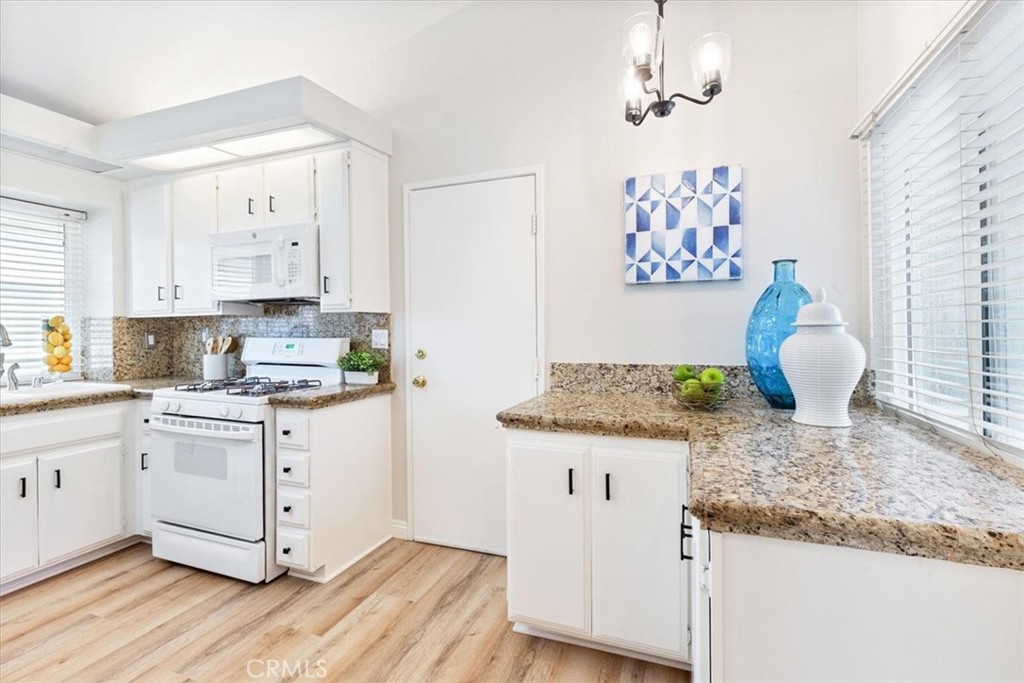 13426 Emerald Way