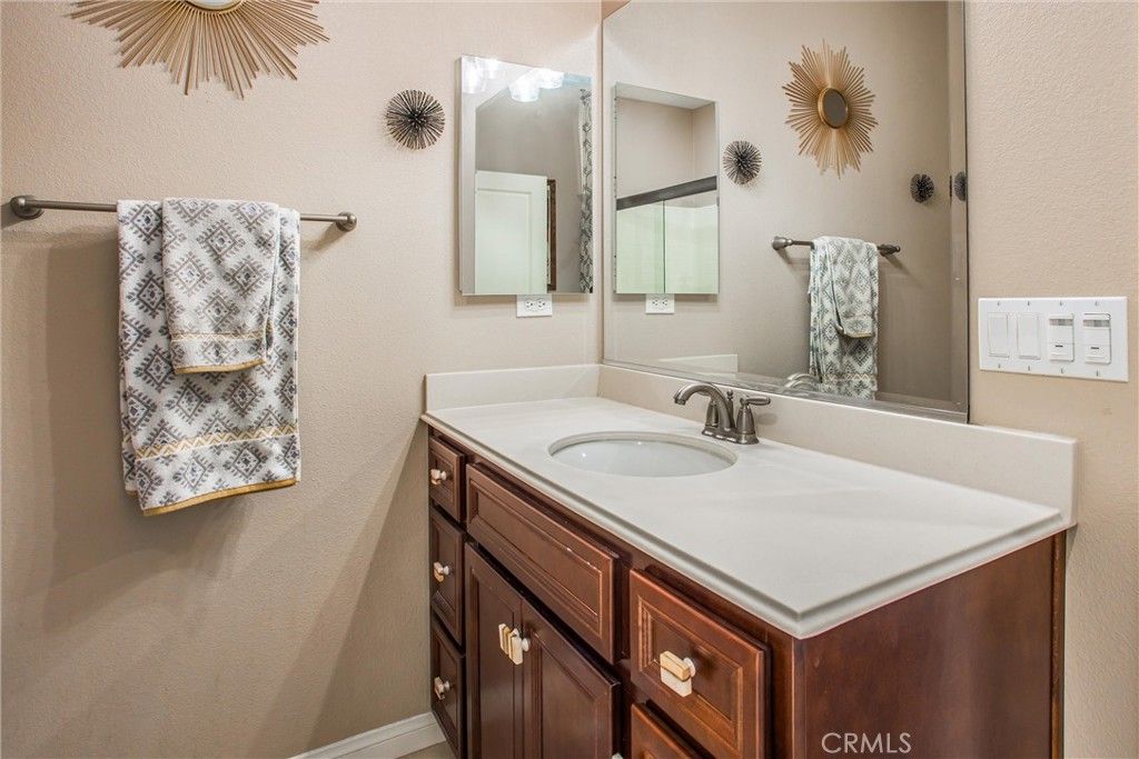 listing image 130721648030226213134